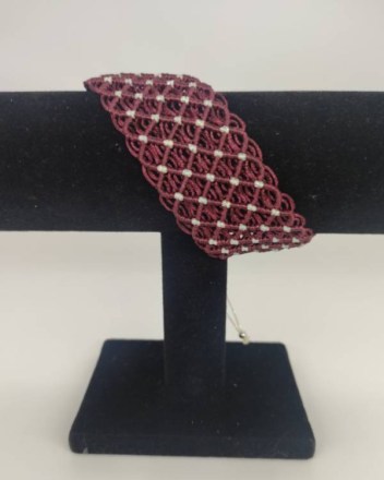 39b   2 braxioli makrame bordo aspri gialisteri (1)